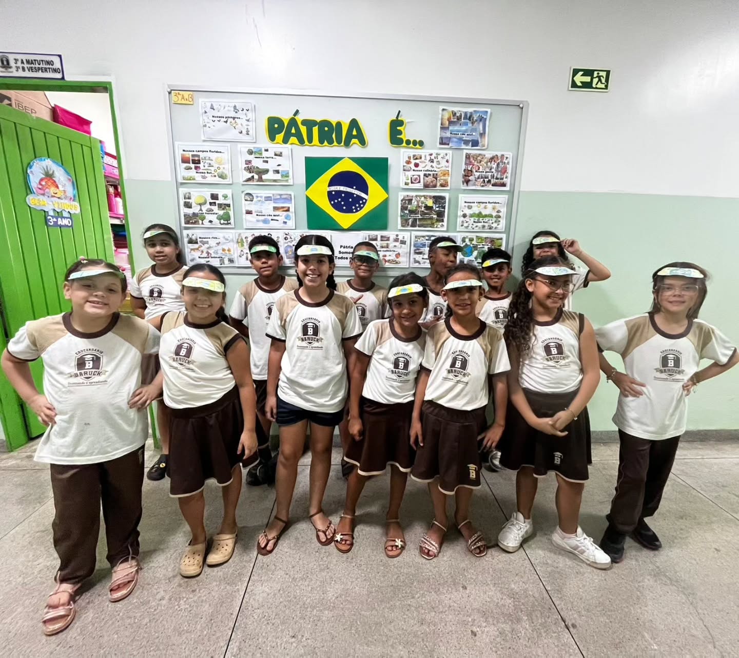 Alunos bolsistas em sala de aula no Educandário Baruck